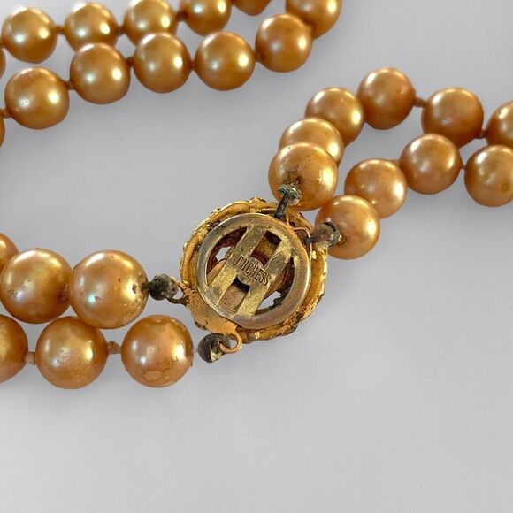 Vintage Duchess Signed Double Strand Faux Pearl Necklace - Picture 4 of 7